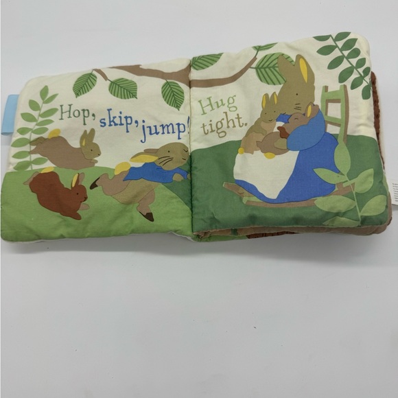Peter Rabbit Snuggle soft book - Picture 2 of 5